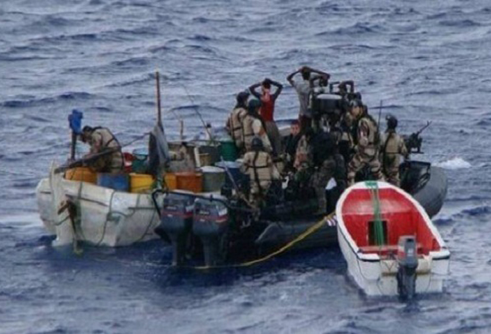 قراصنة صوماليون يختطفون سفينة تجارية على متنها