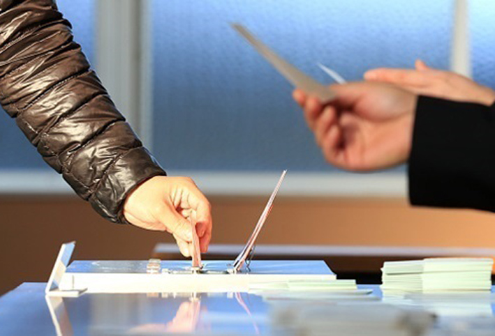 بالفيديو .. الفرنسيون يبدأون الإدلاء بأصواتهم في المرحلة الثانية من الانتخابات الرئاسية