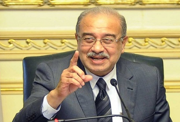 رئيس الوزراء يؤكد على دعم الحكومة ورعايتها لكافة النقابات المهنية