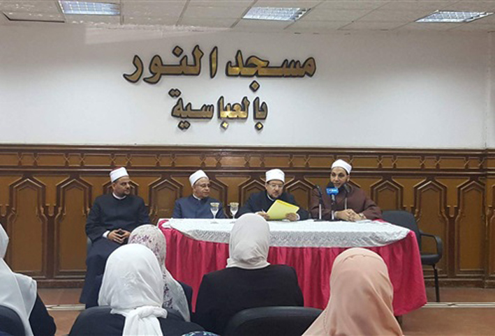 وزير الأوقاف للواعظات: أيهما أفضل ذبح الأضحية أم شراء الصك؟