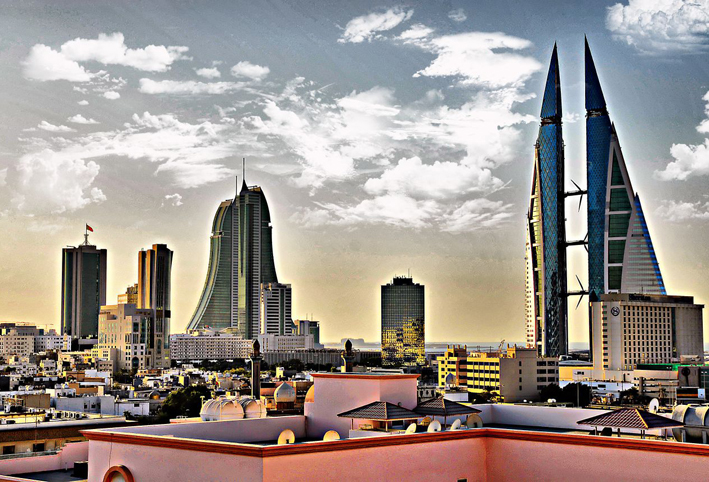 بعد هجومها على قطر .. البحرين تطلب مساعدات مالية من الإمارات والسعودية