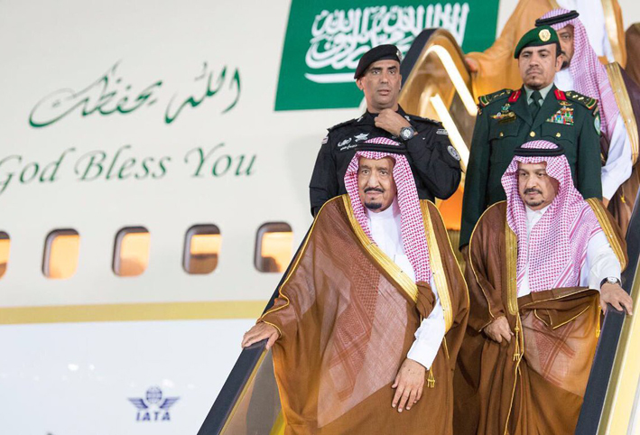 بالصور .. الحريري يلتقي الملك سلمان 