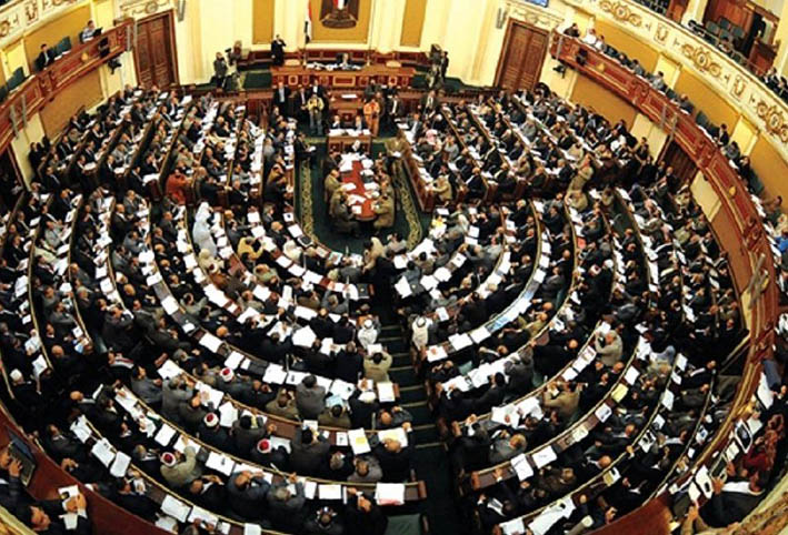 برلمانية المحافظين تتقدم بقانون الباعة الجائلين