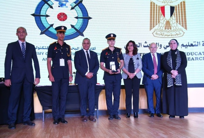 الكلية الفنية العسكرية تحصد جائزتين ذهبيتين وفضية فى مجالات مختلفة 