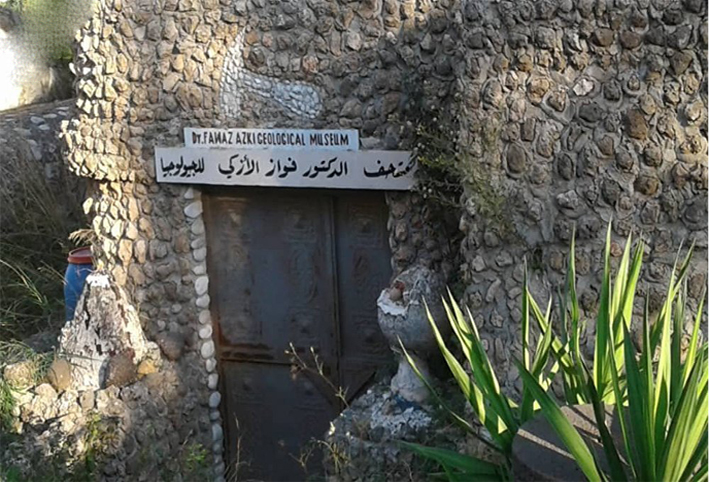 بالفيديو .. باحث سوري يحول منزله لمتحف جيولوجي ينافس المتاحف العالمية