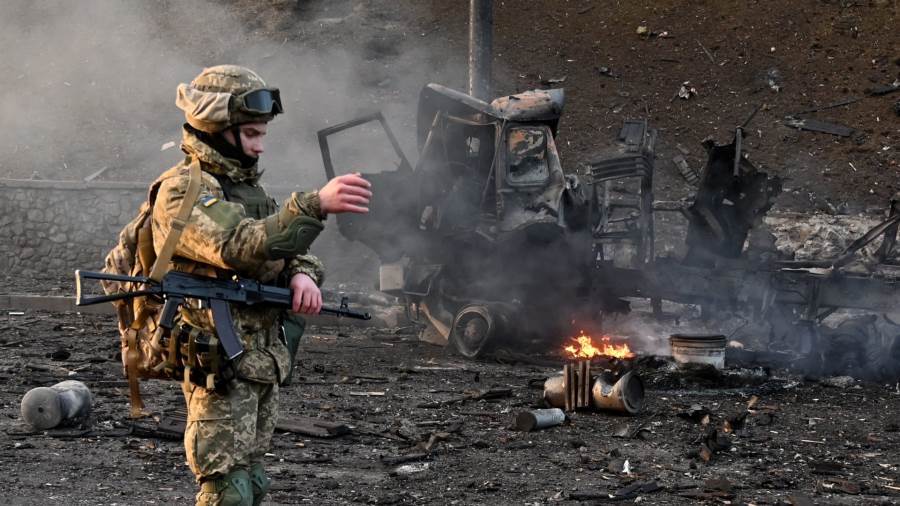 الناتو يحذر من هجوم بري روسي وشيك على أوكرانيا