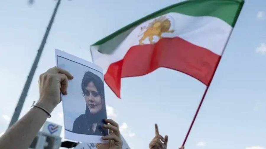  تنديدا بالقمع والإعدامات بإيران.. المحتجون يستعدون لـ"يوم الانتقام"