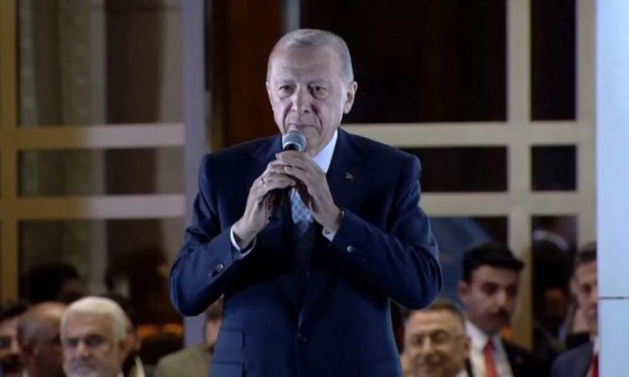  أردوغان يدعو الأتراك إلى "الوحدة والتضامن" بعد فوزه في الانتخابات الرئاسية
