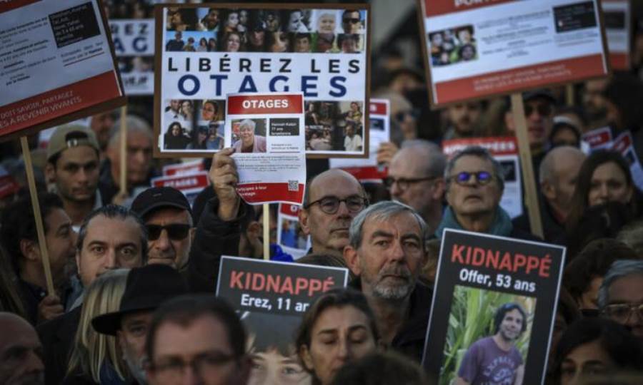 آلاف الإسرائيليين يتظاهرون للضغط على نتنياهو لتأمين الإفراج عن المحتجزين