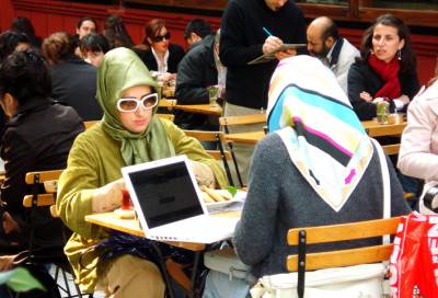 تقرير: قرار حظر الحجاب: أوروبا تشرعن الإسلاموفوبيا!