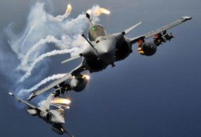 10 غارات روسية على الحدود السورية التركية