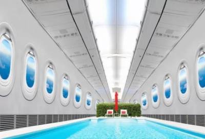 طيران الإمارات بها حمام سباحة وحديقة .. هل هي كذبة نيسان؟