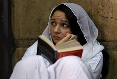 من هي آية حجازي التي أصرت أمريكا على إطلاق سراحها؟