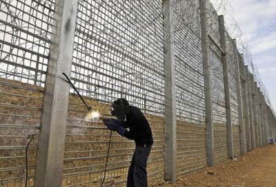 إسرائيل .. وسياسة الجدران الأمنية