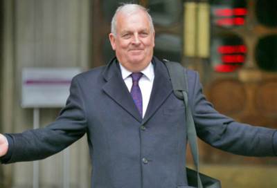 كلفين ماكنزي يترك منصبه بصحيفة «ذا صن» بسبب مقال