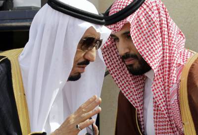 مسؤول سعودي يعلق على احتمالية تنحي الملك سلمان