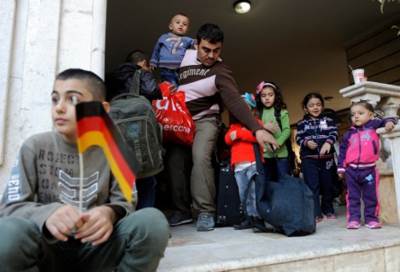 اللاجئون في ألمانيا .. بين مطرقة الإجراءات وسندان "الإرهاب"