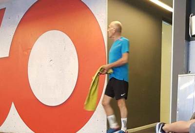 بالصور .. يديعوت أحرونوت: أولمرت يبدأ حياة جيدة بعد خروجه من السجن