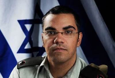 بالصور  .. تعرف على هدية السعودية للمتحدث باسم الجيش الإسرائيلي