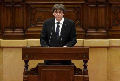 رئيس حكومة كتالونيا يعلن الانفصال عن إسبانيا