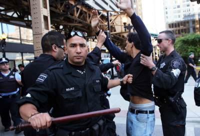 الشرطة الأمريكية تعتقل سعوديا لضربه زوجته