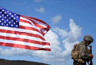 امرأة تطلق النار على قاعدة عسكرية أمريكية