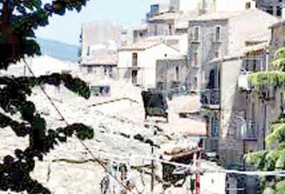 منازل ثمنها يورو واحد في قرية جانجي الإيطالية