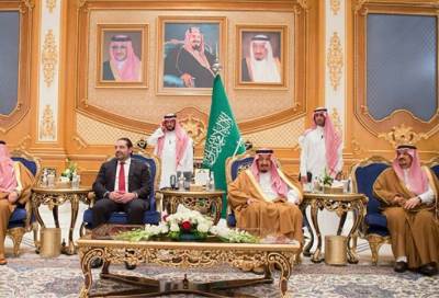 الملك سلمان يستقبل رئيس الوزراء اللبناني المستقيل سعد الحريري