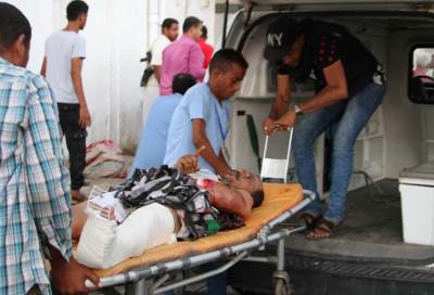 جرحى يمنيون يسافرون للعلاج على نفقة الإمارات