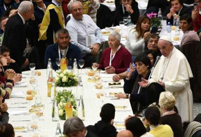 البابا فرنسيس: مساعدة الفقراء "جواز سفر للجنة