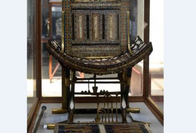 مصر تنفي الشائعات بشأن "كرسي الملك وصولجانه"