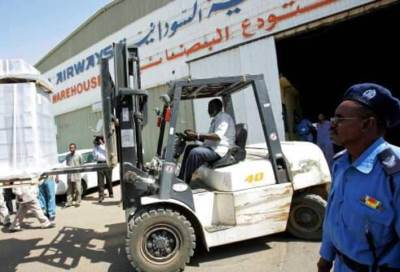 السودان يحظر استيراد سلع بسبب "ضغوط النقد"