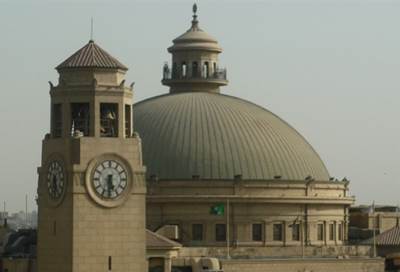 جامعة القاهرة تنظم وقفة احتجاجية ضد قرار ترامب بمشاركة العمداء