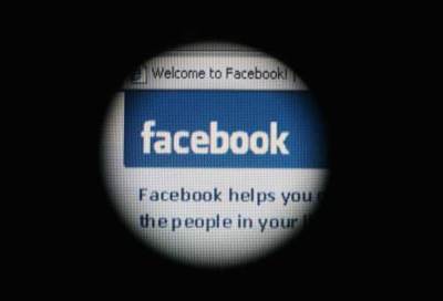 من يقوم بالأعمال القذرة لفيسبوك وغوغل؟