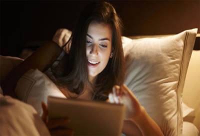 دراسة: الإنترنت فائق السرعة قد يسبب الأرق