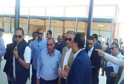 رئيس الوزراء يتفقد المشروعات بمدينة سوهاج الجديدة