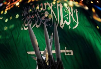زعيم عربي أعطى إيران صواريخ مجانا لضرب السعودية .. وهذا دور الأسد