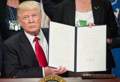 ترامب يعلن رحيل كبير موظفي البيت الأبيض نهاية 2018