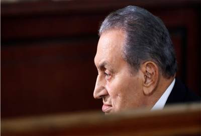 في أول ظهور منذ سنوات .. مبارك يكشف أسرارا عن أحداث يناير