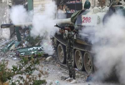 بسبب القناصة والألغام .. الجيش الليبي في ورطة