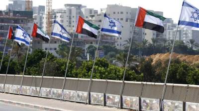 الإمارات تبدأ تفعيل عودة العلاقات مع إسرائيل