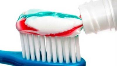 سنوات من الاعتقاد الخاطئ.. الطريقة الصحيحة لاستخدام معجون الأسنان