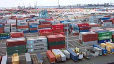 الأمم المتحدة: الاستثمار الأجنبي المباشر يتراجع للنصف عالميا..واستمرار الأزمة حتى العام المقبل