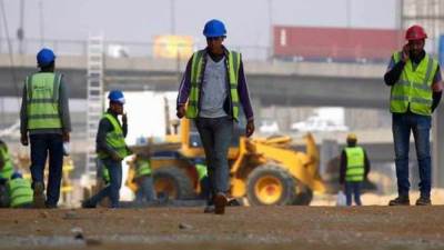 السعودية تسعى لإلغاء "الكفالة".. عناصر يجب معالجتها لإنهاء هذا "النظام المسيء"