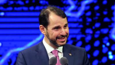 نائب تركي معارض: إدارة أردوغان نهبت البلاد .. وعليه الإستقالة