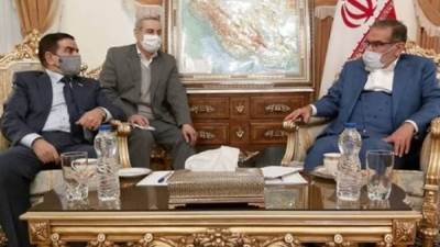 شمخاني ووزير الدفاع العراقي: السلام والاستقرار هو الخروج الكامل للعسكريين الأمريكيين