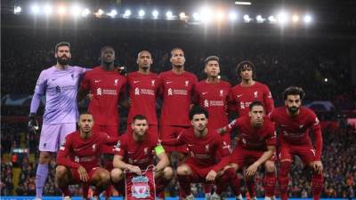 تقارير إنجليزية.. مُلاك نادي ليفربول يعرضونه للبيع