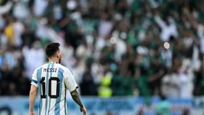 تيشيرت خسارة ميسي التاريخية أمام المنتخب السعودي معروض للبيع