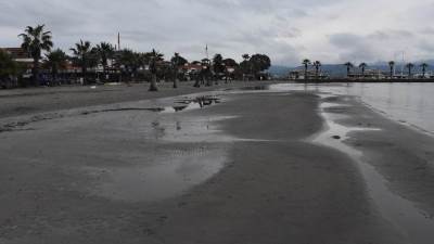 انحسار مياه البحر يحدث ضجة بلبنان ومصر.. وخبراء يوضحون