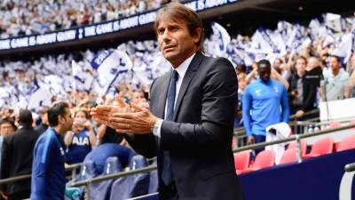 توتنهام ينوي التخلص من مدربه الإيطالي كونتي